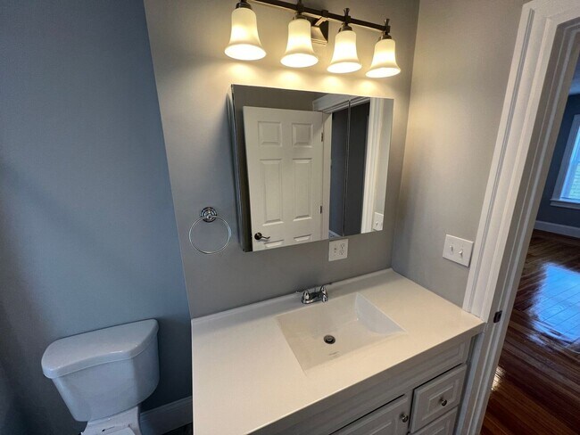 Building Photo - Porter Square Closest train = Porter Squar...