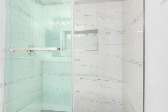 Building Photo - GATED SUMMERLIN CONDO/COMMUNITY POOL/SPA/ BASKETBALL COURT-2 CAR ATTACHED GARAGE!