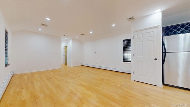 Building Photo - 138-15 82nd Dr