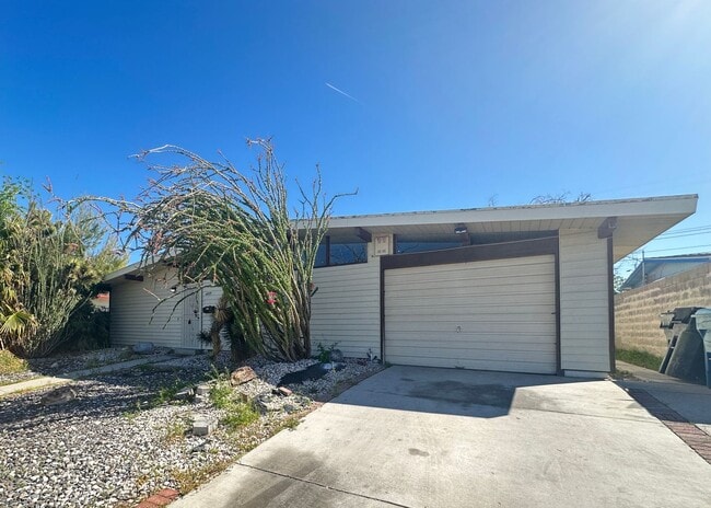 Building Photo - Washington & Jones