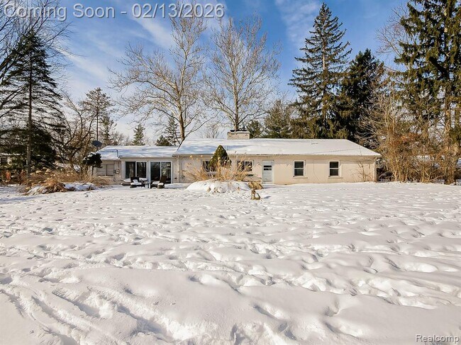 Building Photo - 25330 Brookview St