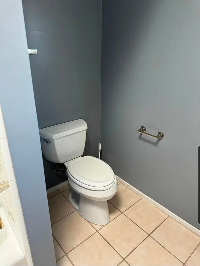 Building Photo - 3005 Summer Creek Ct