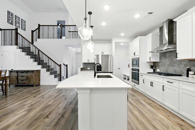 Building Photo - 15727 Rosemary Hl Ln