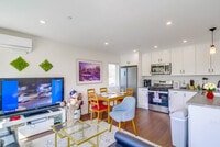 Building Photo - 116 E 22nd St