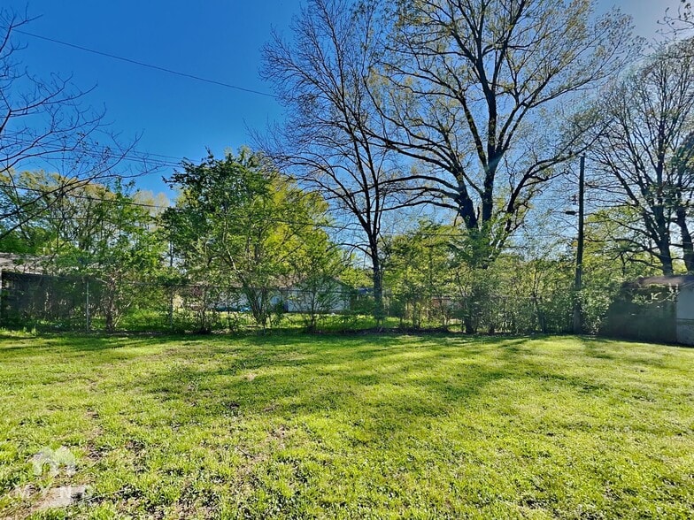 Building Photo - 3775 Emerson Ave