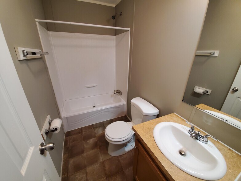 Building Photo - 74 W Sourwood Dr