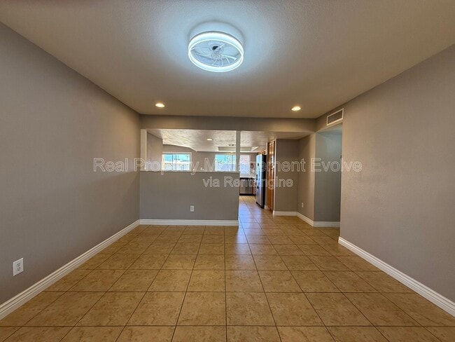 Building Photo - 3626 W Angela Dr