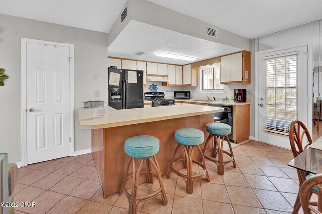 Building Photo - Fully Furnished, All Utilities, Townhome Panama City Beach