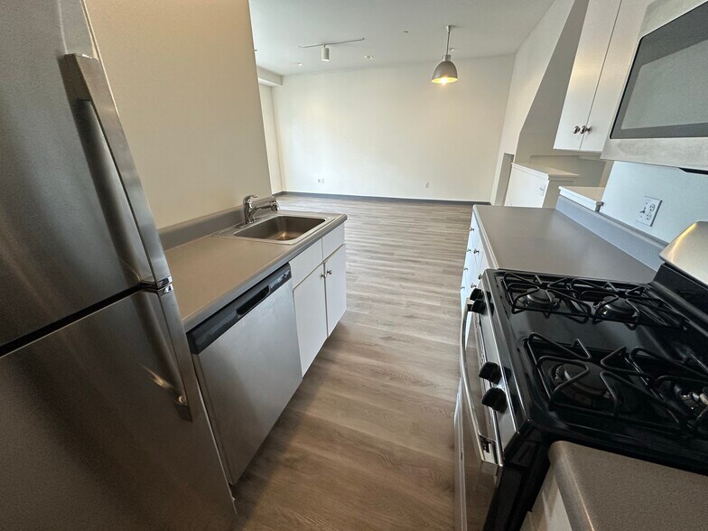 Building Photo - 211 E Berkeley St