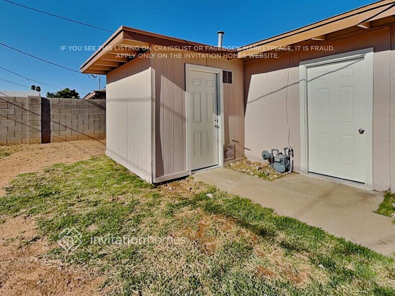 Building Photo - 1729 W Tonto Ln