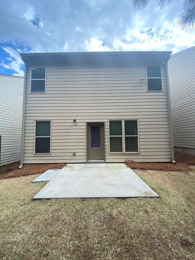 Building Photo - South Forsyth