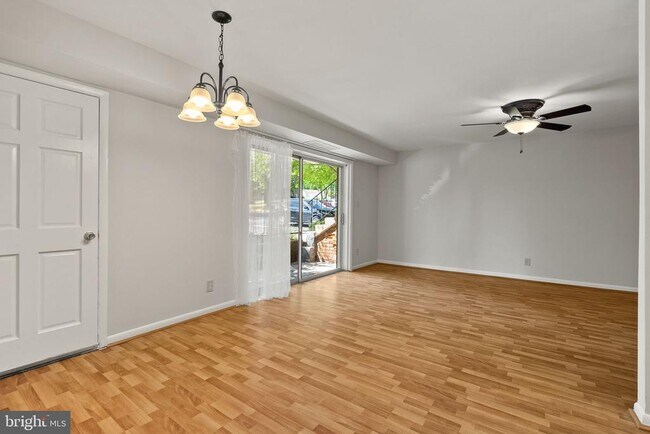 Building Photo - 12654 Dara Dr