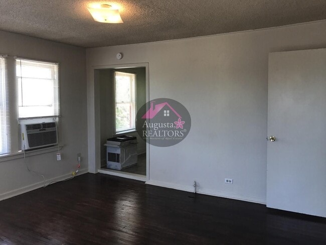 Building Photo - Weekly-1517 Avenue D