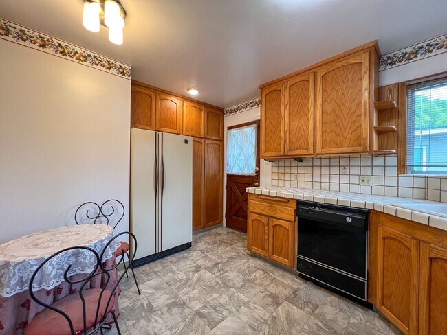 Building Photo - 1624 Ora Dr