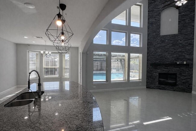 Building Photo - 2406 Trocadero Ln