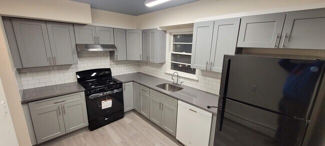 Building Photo - 14402 38th Ave