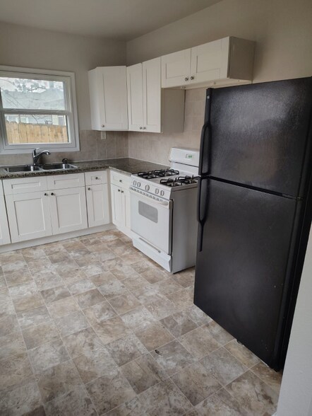 Building Photo - 7716 Appleton St