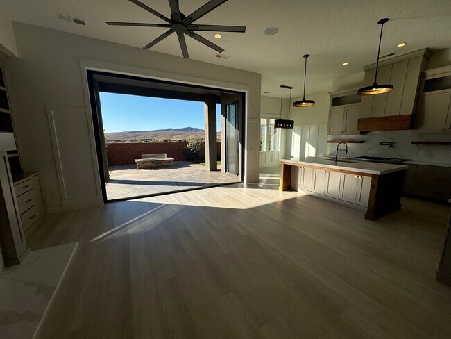 Building Photo - Home in Anasazi Vista neighborhood.