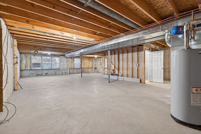 Building Photo - 1609 Valley Hill Ct