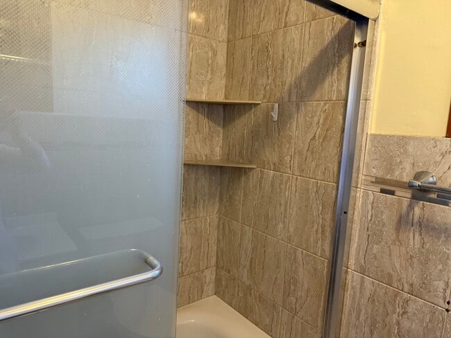 Building Photo - 7535 N Rockwell St