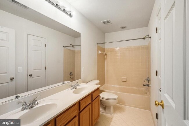 Building Photo - 4284 Park Green Ct