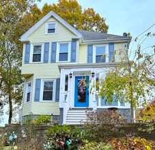 Building Photo - 118 Newburg St