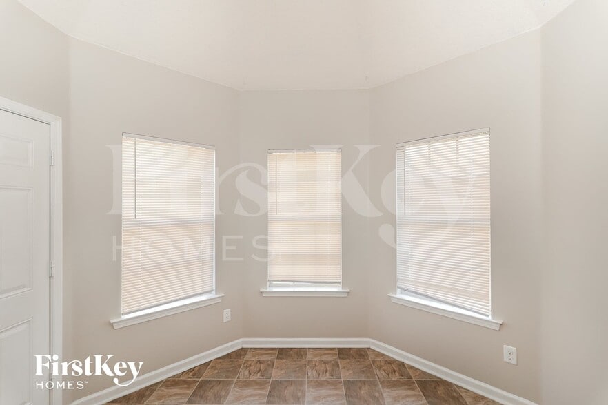 Building Photo - 4566 Tulip Bend Dr