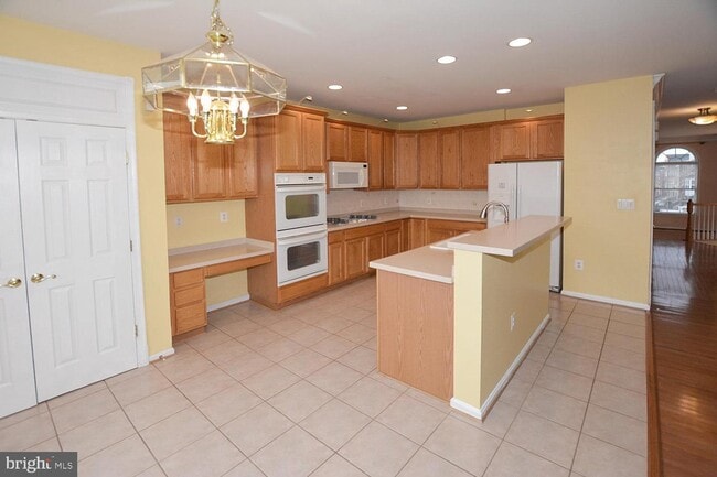 Building Photo - 43088 Shadow Terrace