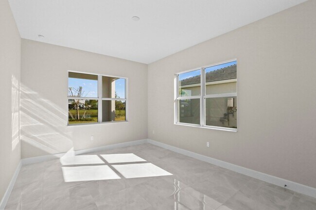 Building Photo - 14823 Wildwood Cir