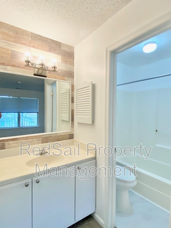 Building Photo - 568 Candle Ln