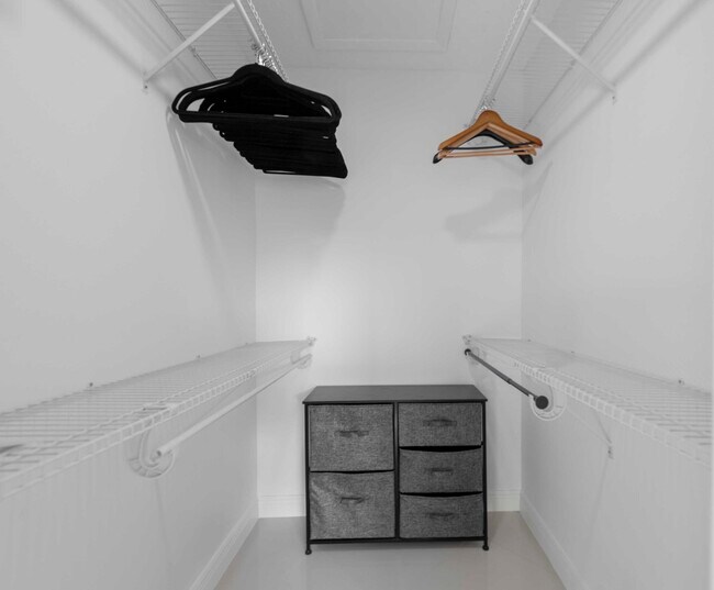 Building Photo - 2289 Windsor Rd