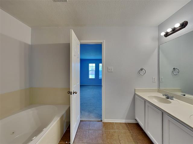 Building Photo - 12885 Kiltartan Dr