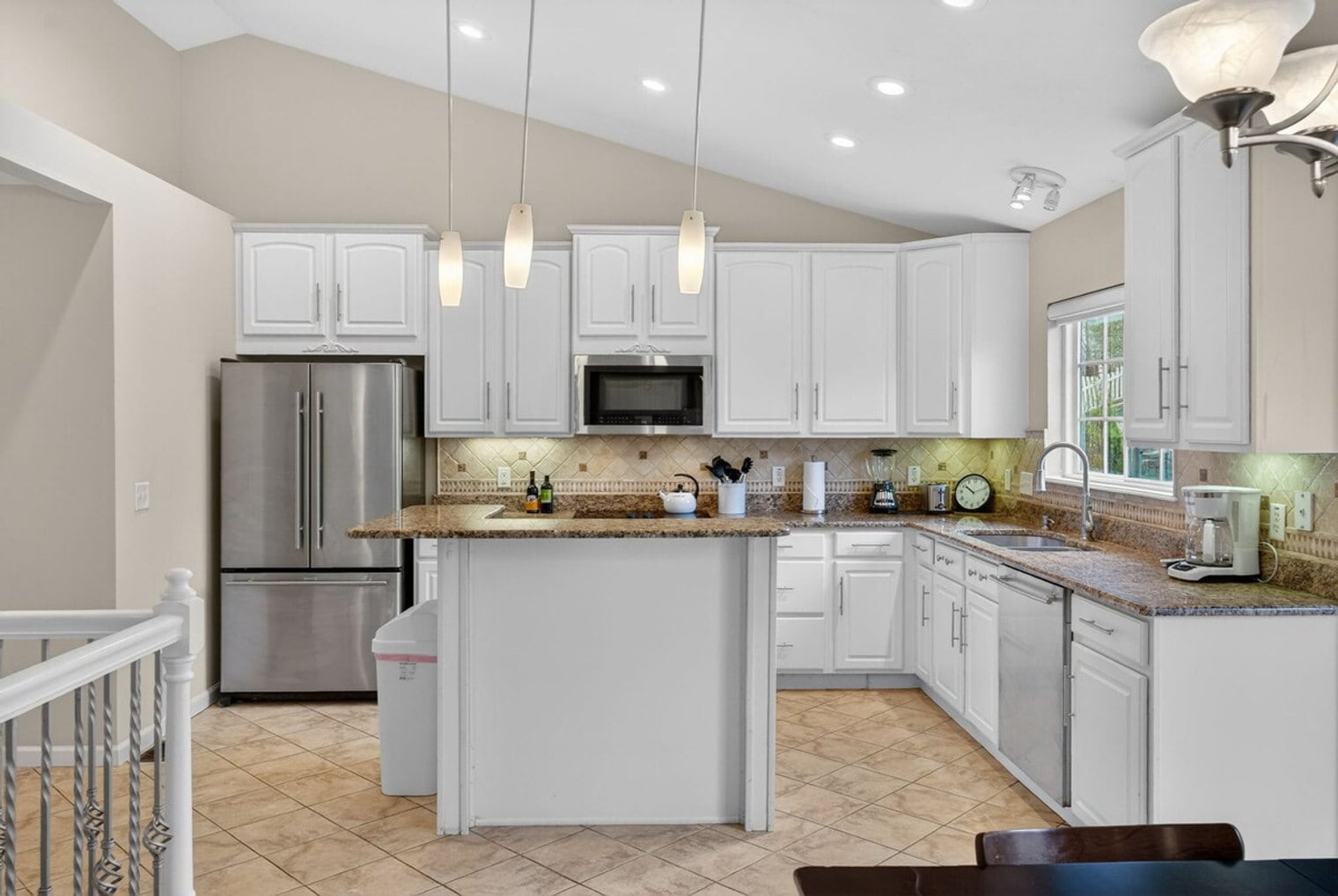 Building Photo - 27 Crimson Leaf Ct