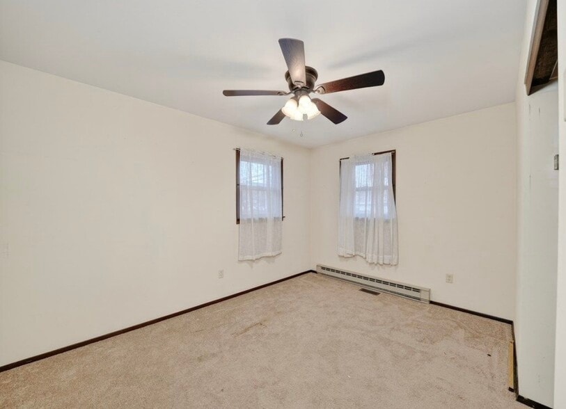 Building Photo - 426 S Wilbur Ave