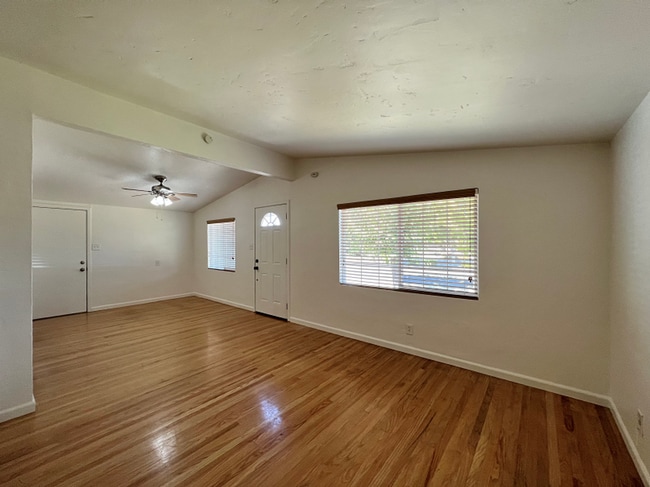 Building Photo - Charming Three Bedroom South Napa Home