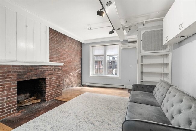 Building Photo - 167 Beacon St