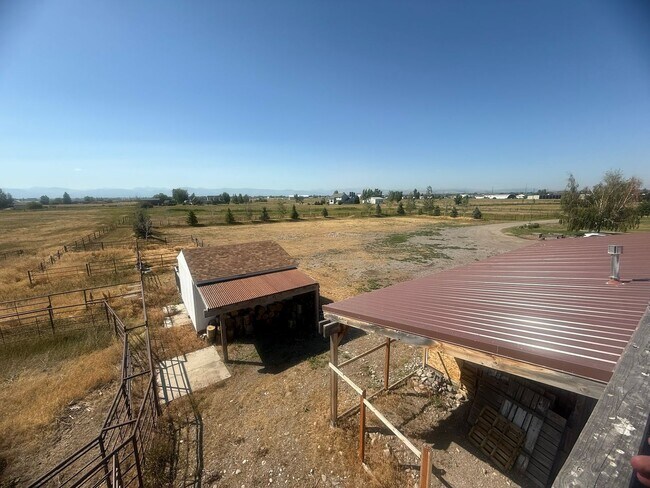 Building Photo - 669 Bluegrass Dr
