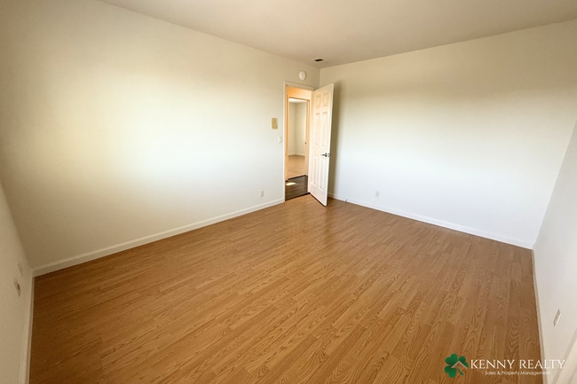 Building Photo - Spacious 5-Bedroom Home with Large Backyard in San Bruno