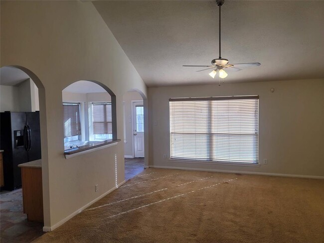 Building Photo - 3611 Elmwood Dale Dr