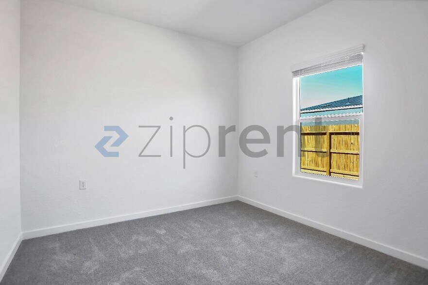 Building Photo - 6173 E Robinson Ave