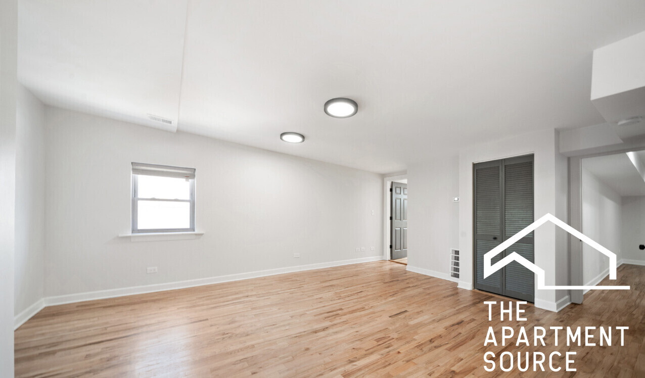 Building Photo - 1112 W 18th St