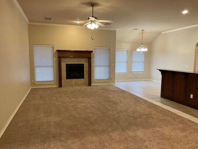 Building Photo - Great 4 Bed In Edmond Schools!!