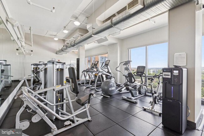 Building Photo - 2001 15th St N