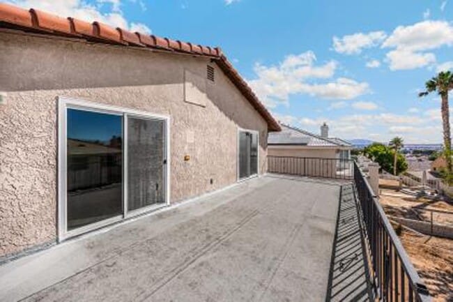 Building Photo - 17705 Vista Point Dr