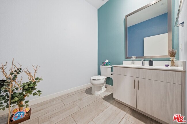 Building Photo - 807 Jade Pl.