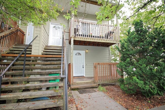 Building Photo - 13047 NE Prescott Dr