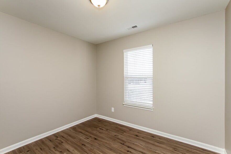 Building Photo - 505 Lisa Carol Dr