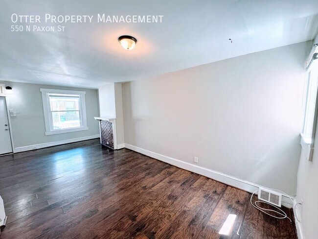 Building Photo - 550 N Paxon St