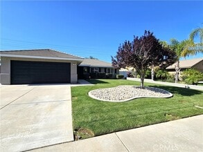 Building Photo - 525 Cedar View Dr