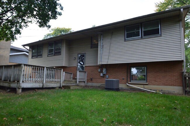 Building Photo - 651 S Stuart Ln